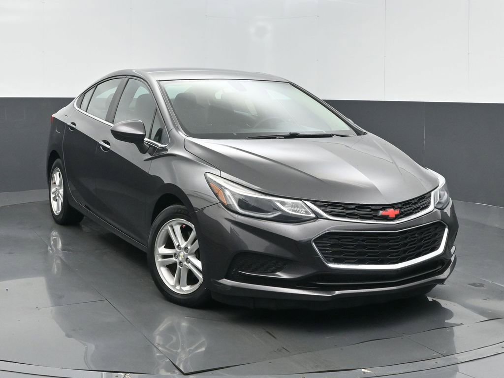 Used 2016 Chevrolet Cruze LT w/ Convenience Package image 2