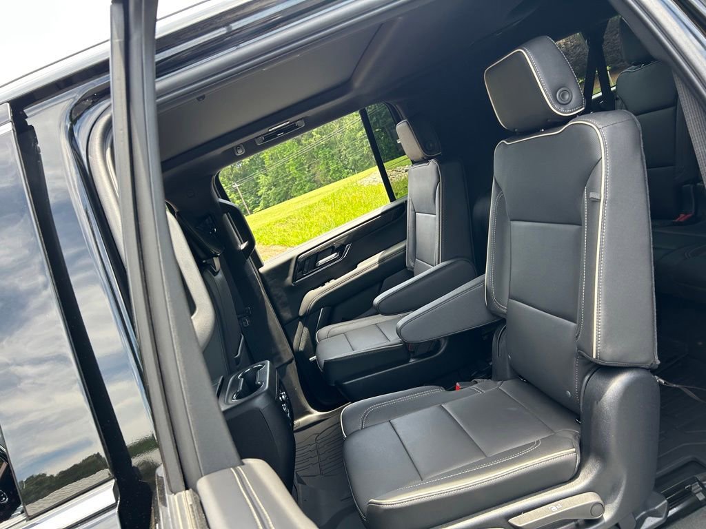 Used 2025 GMC Yukon XL Elevation w/ Elevation Premium Package RWD image 41