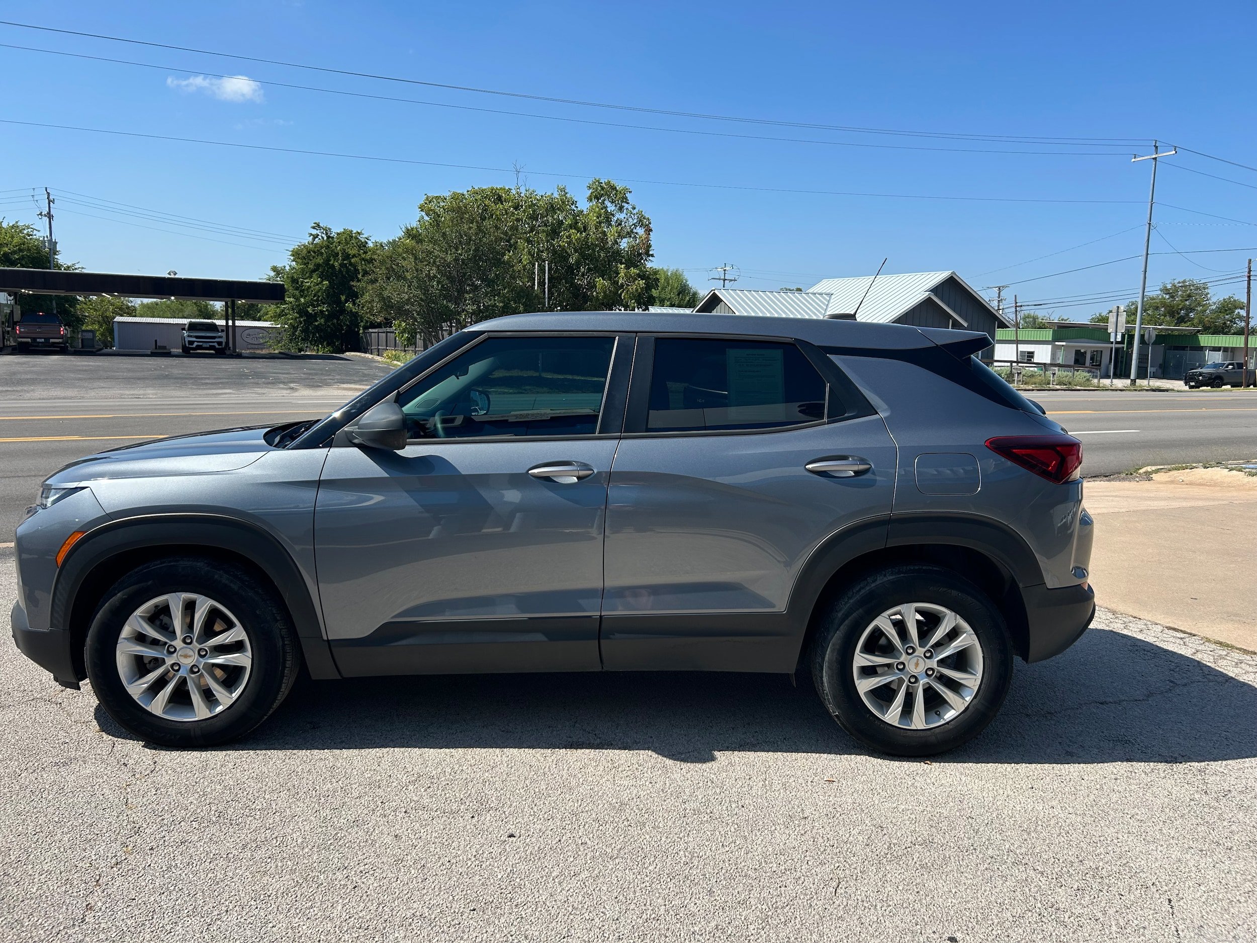 Used 2021 Chevrolet TrailBlazer LS FWD image 3