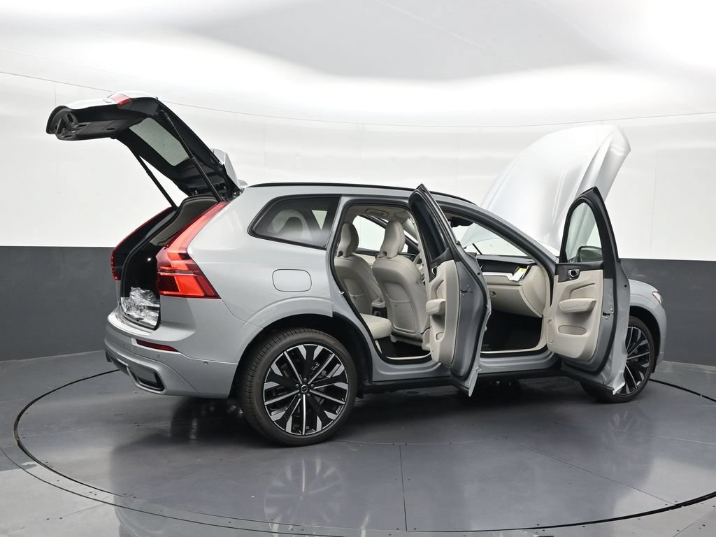 New 2026 Volvo XC60 T8 Ultra w/ Protection Package Premier AWD/4WD image 29