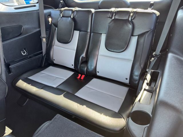 Used 2023 Ford Explorer XLT w/ Equipment Group 202A AWD/4WD image 17