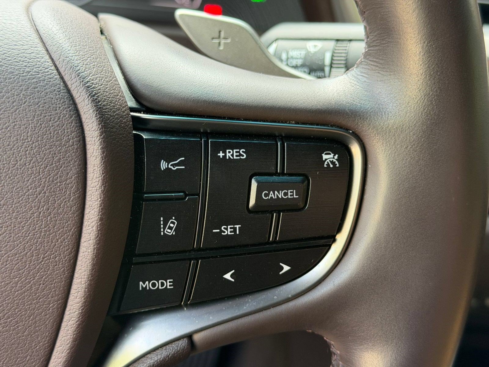 Certified 2021 Lexus ES 300h Ultra Luxury FWD image 18