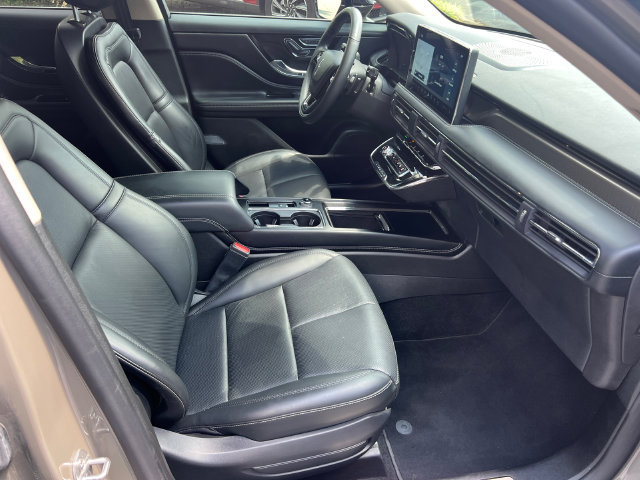Used 2025 Lincoln Corsair Grand Touring AWD/4WD image 15