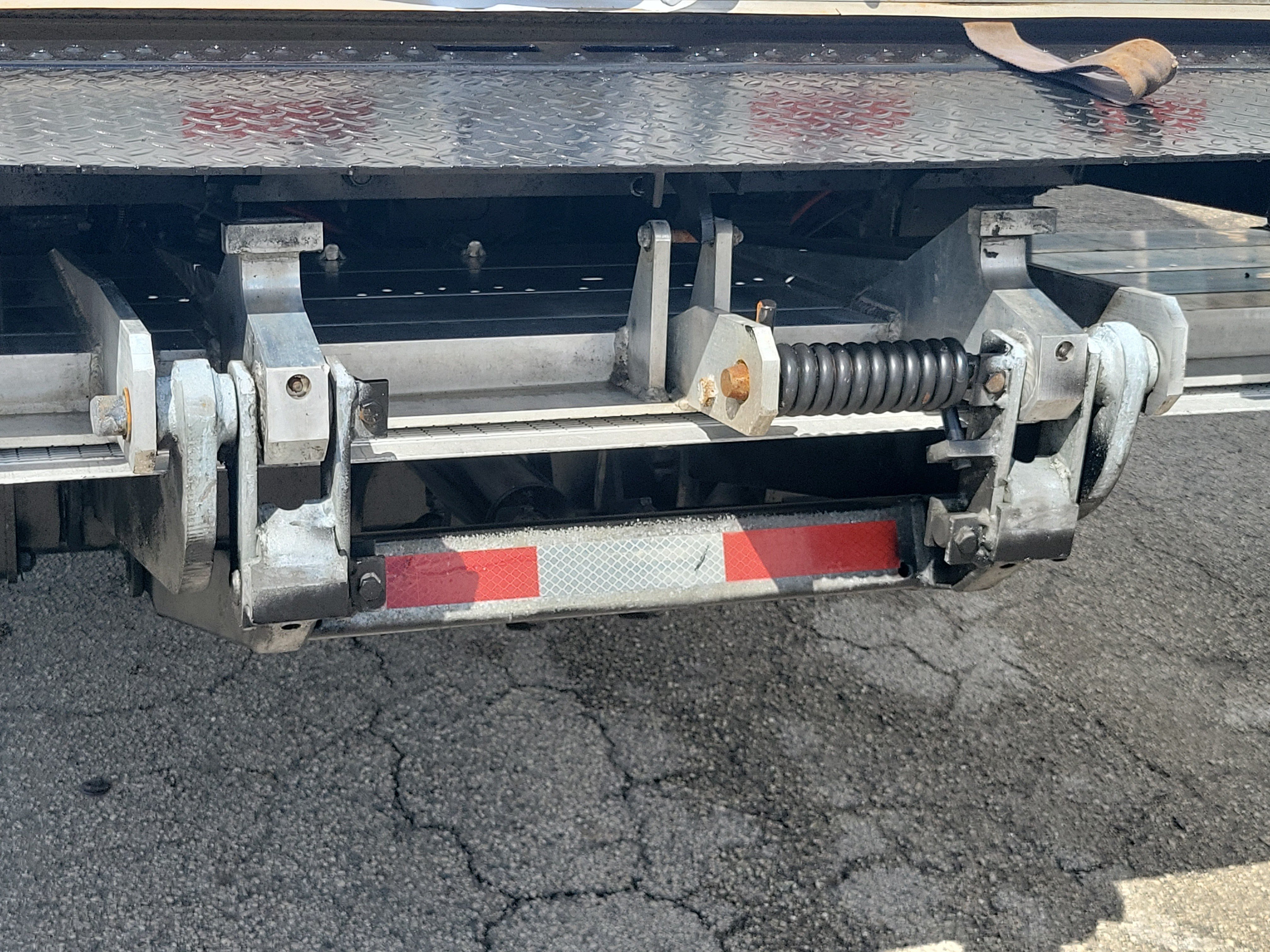 Used 2021 Isuzu NPR RWD image 16