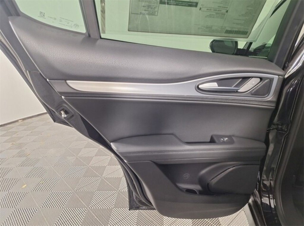New 2025 Alfa Romeo Stelvio Sprint w/ Convenience Package image 12