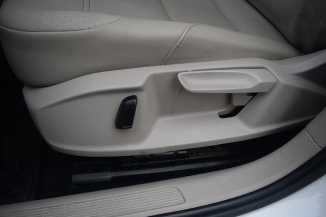 Used 2015 Volkswagen Golf SE FWD image 19