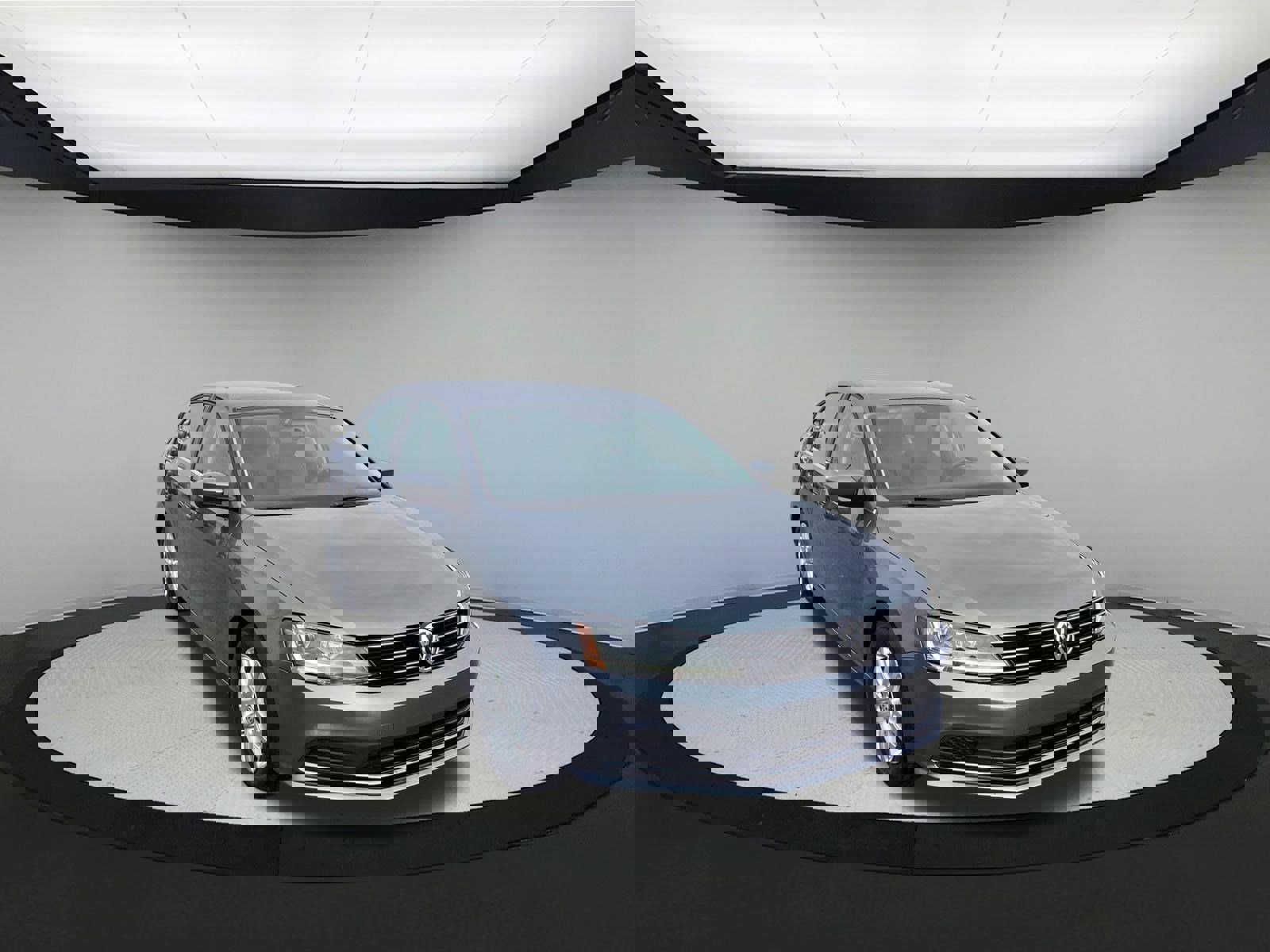 Used 2017 Volkswagen Jetta S image 2