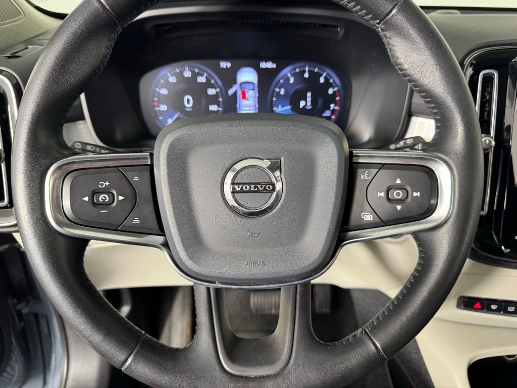 Used 2020 Volvo XC40 T5 Momentum w/ Premium Package AWD/4WD image 25