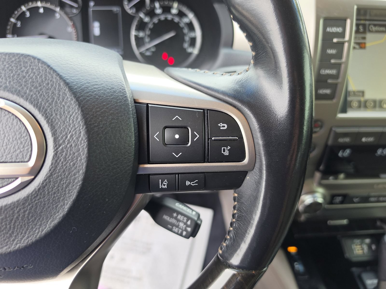 Used 2020 Lexus GX 460 Premium w/ Premium Package AWD/4WD image 32