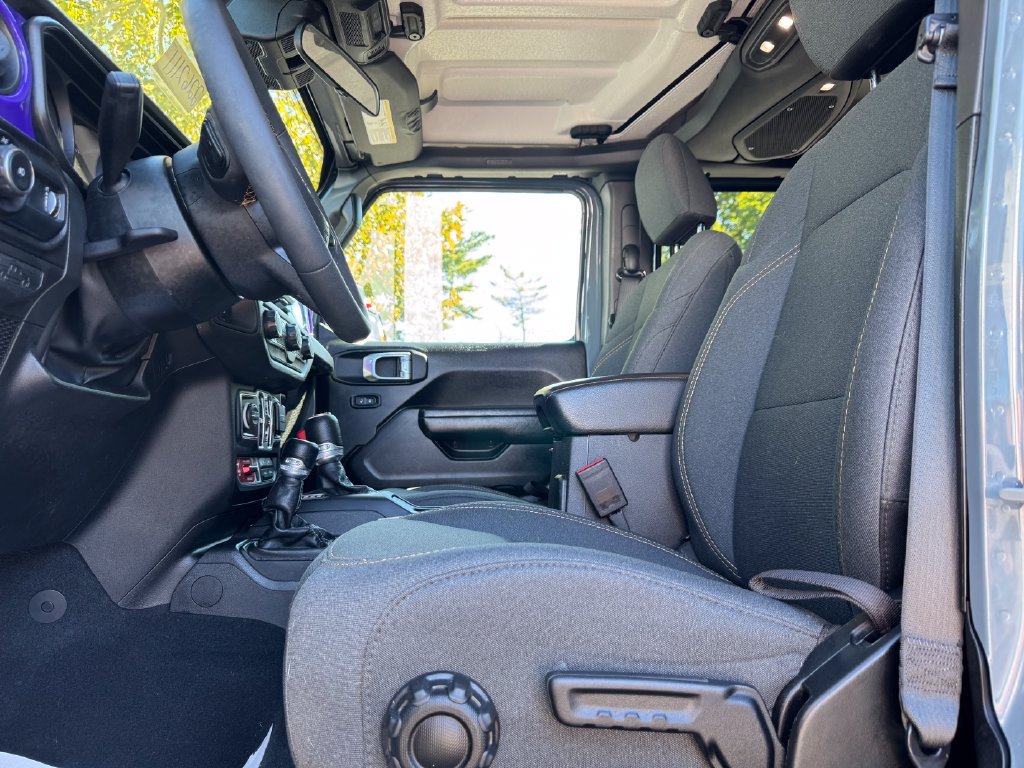 Used 2024 Jeep Wrangler Unlimited Sport AWD/4WD image 16