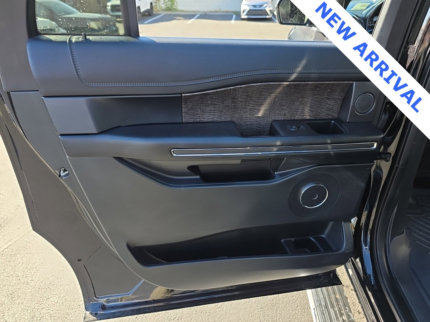 Used 2021 Ford Expedition Max Limited image 39