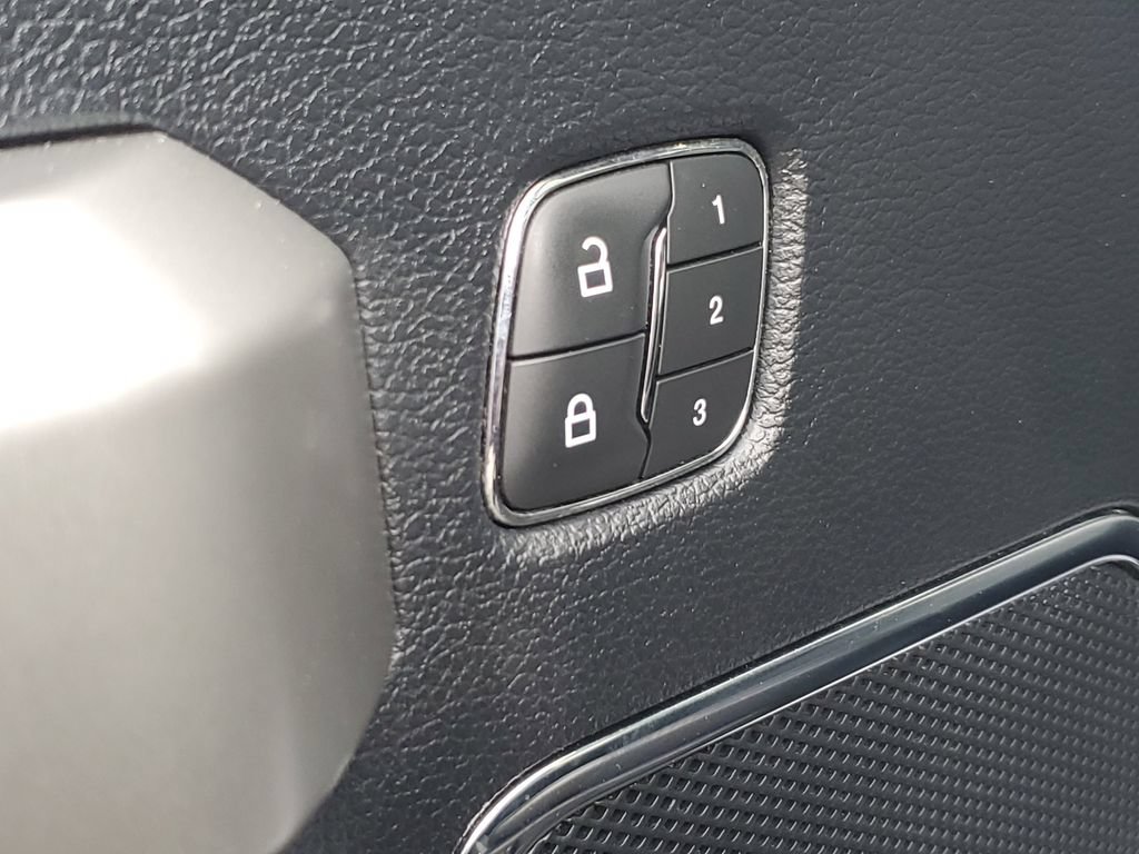 Used 2019 Ford F150 Lariat w/ Equipment Group 502A Luxury AWD/4WD image 28
