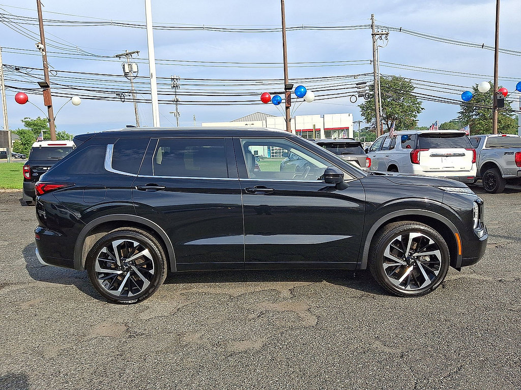 Used 2024 Mitsubishi Outlander SEL AWD/4WD image 32