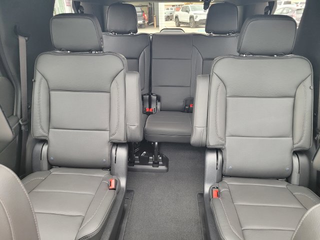 New 2026 GMC Yukon Denali w/ Denali Reserve Package AWD/4WD image 17