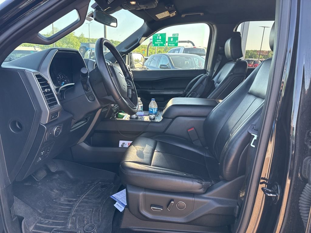 Used 2019 Ford Expedition XLT w/ Equipment Group 202A AWD/4WD image 10