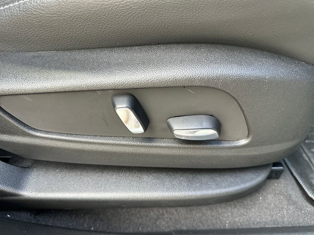 Used 2024 Cadillac XT6 Luxury image 45