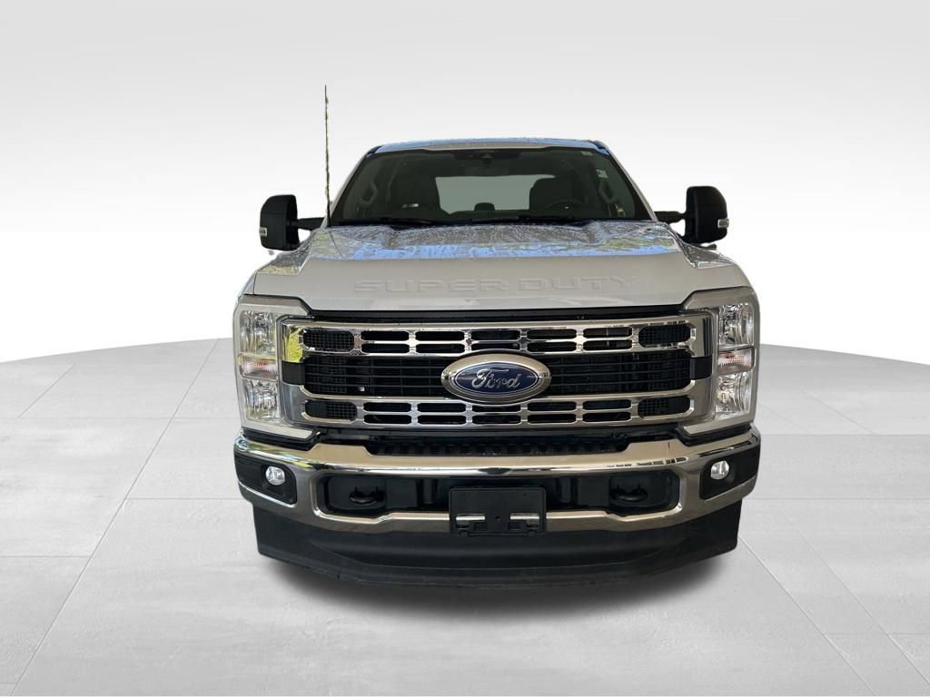 Used 2025 Ford F250 XLT w/ FX4 Off-Road Package AWD/4WD image 11