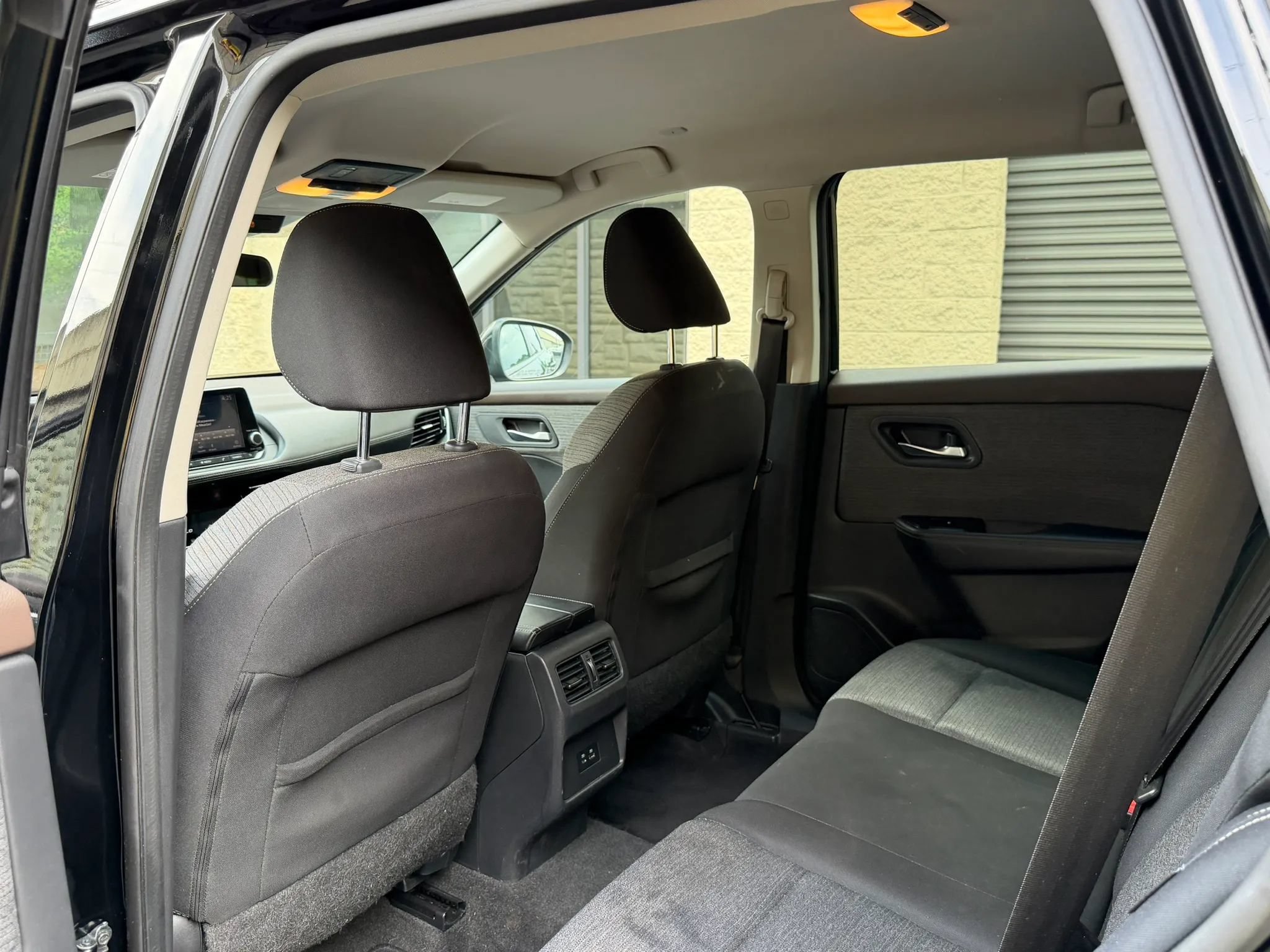 Used 2022 Nissan Rogue SV FWD image 30