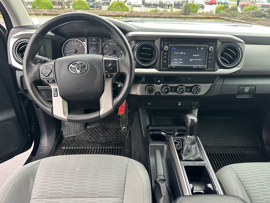 Certified 2017 Toyota Tacoma SR5 AWD/4WD image 16