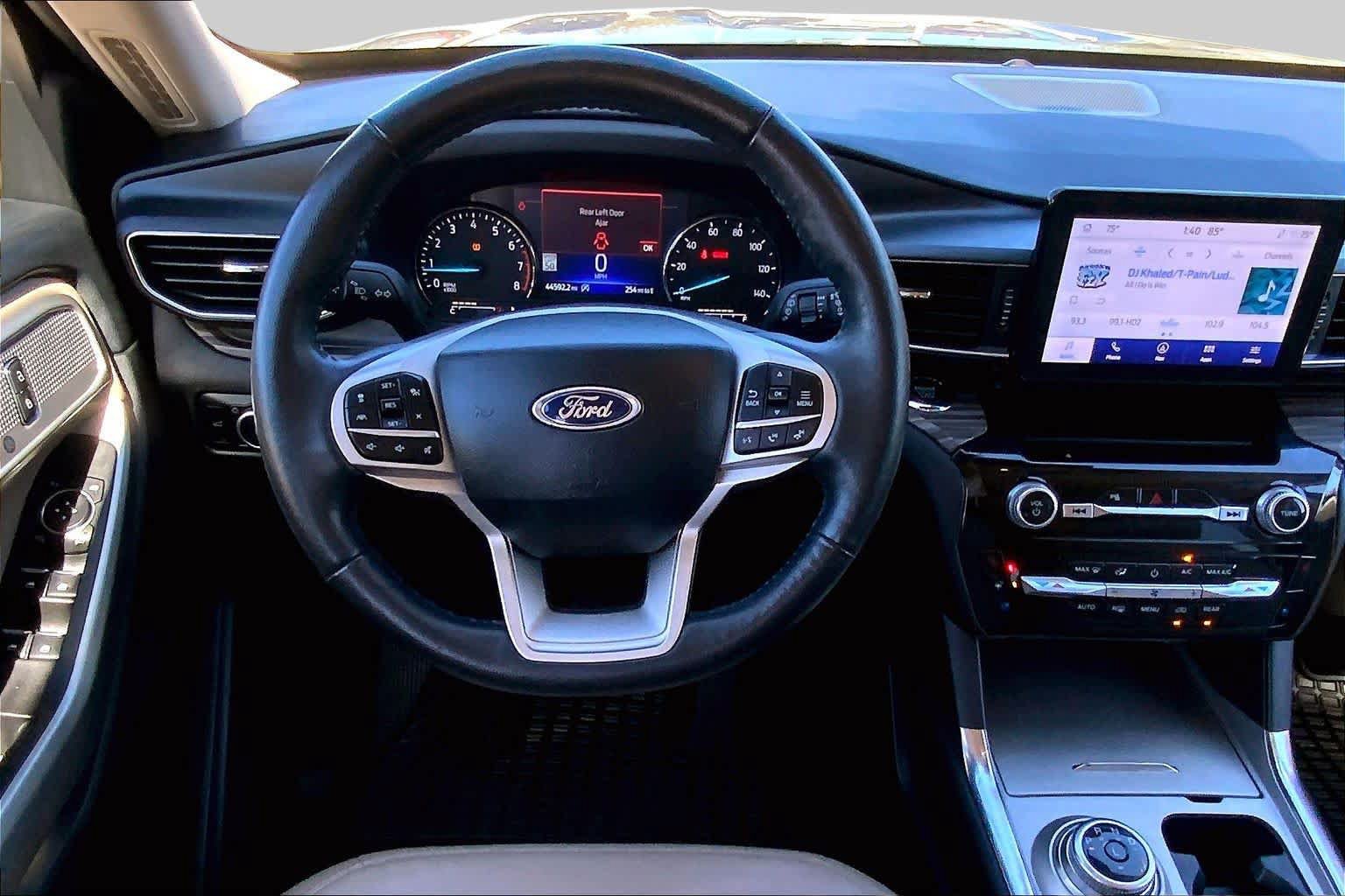 Used 2023 Ford Explorer Limited AWD/4WD image 6