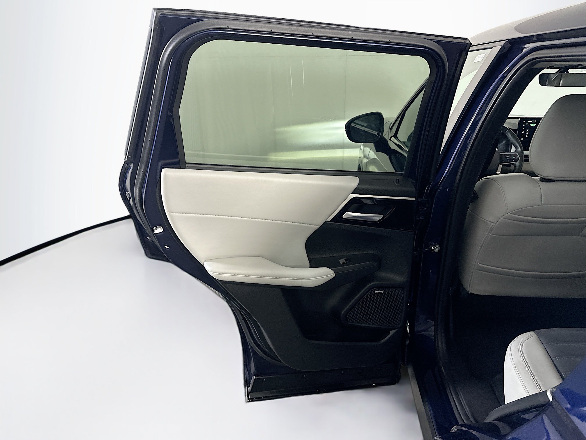 Used 2025 Mitsubishi Outlander SE FWD image 27