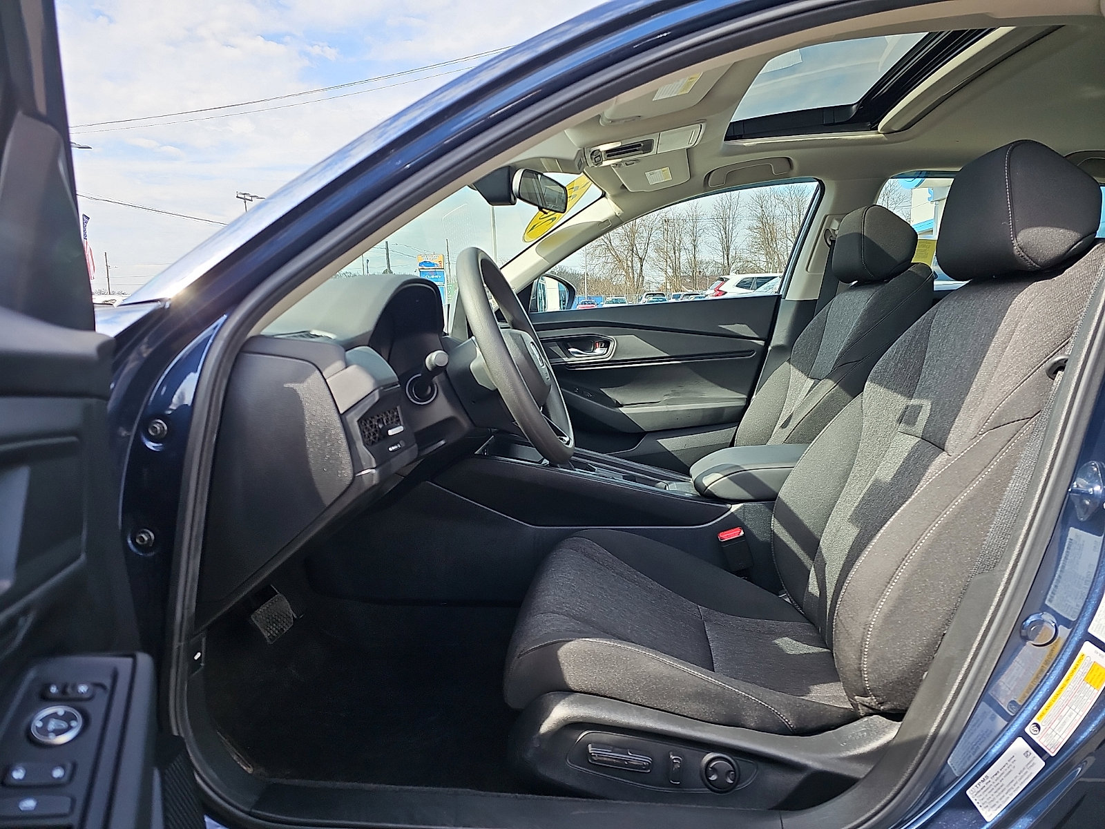 Used 2025 Honda Accord SE image 14