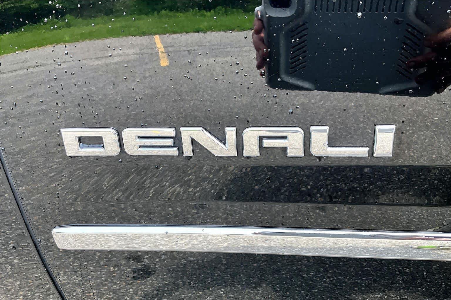 Used 2019 GMC Yukon Denali AWD/4WD image 10