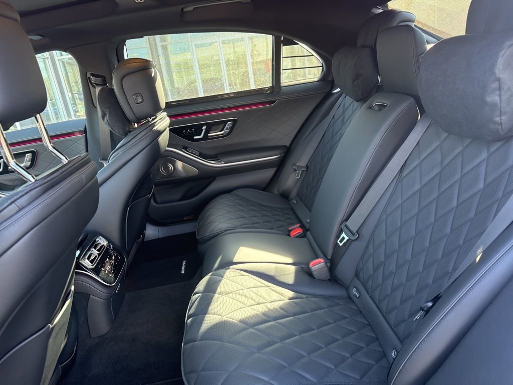 Used 2025 Mercedes-Benz S 580 4MATIC Sedan image 9