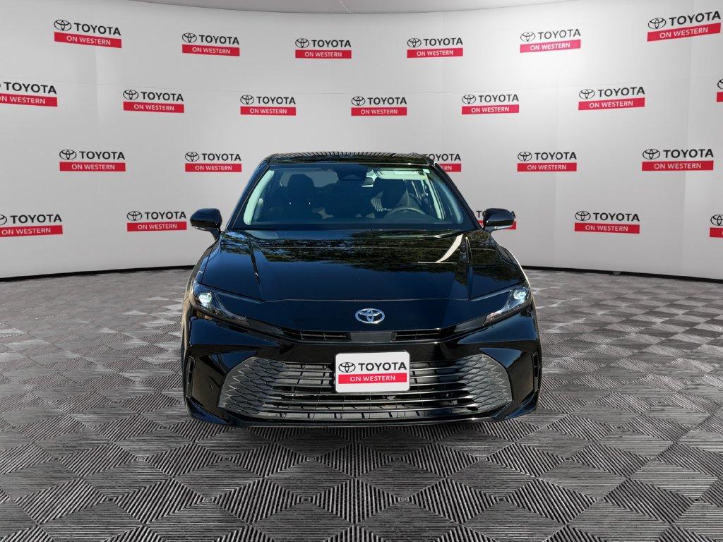 Used 2026 Toyota Camry LE AWD/4WD image 2
