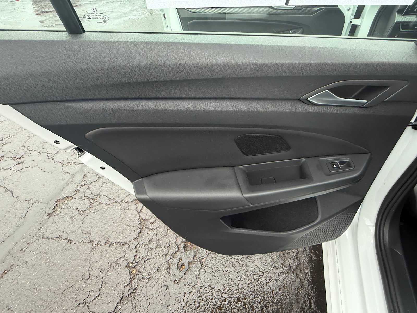 Certified 2024 Volkswagen Golf R image 19