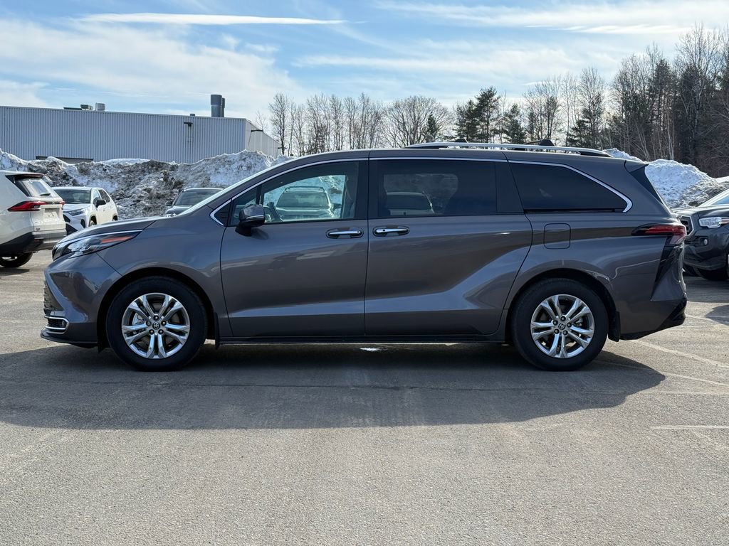 Certified 2024 Toyota Sienna Platinum image 2