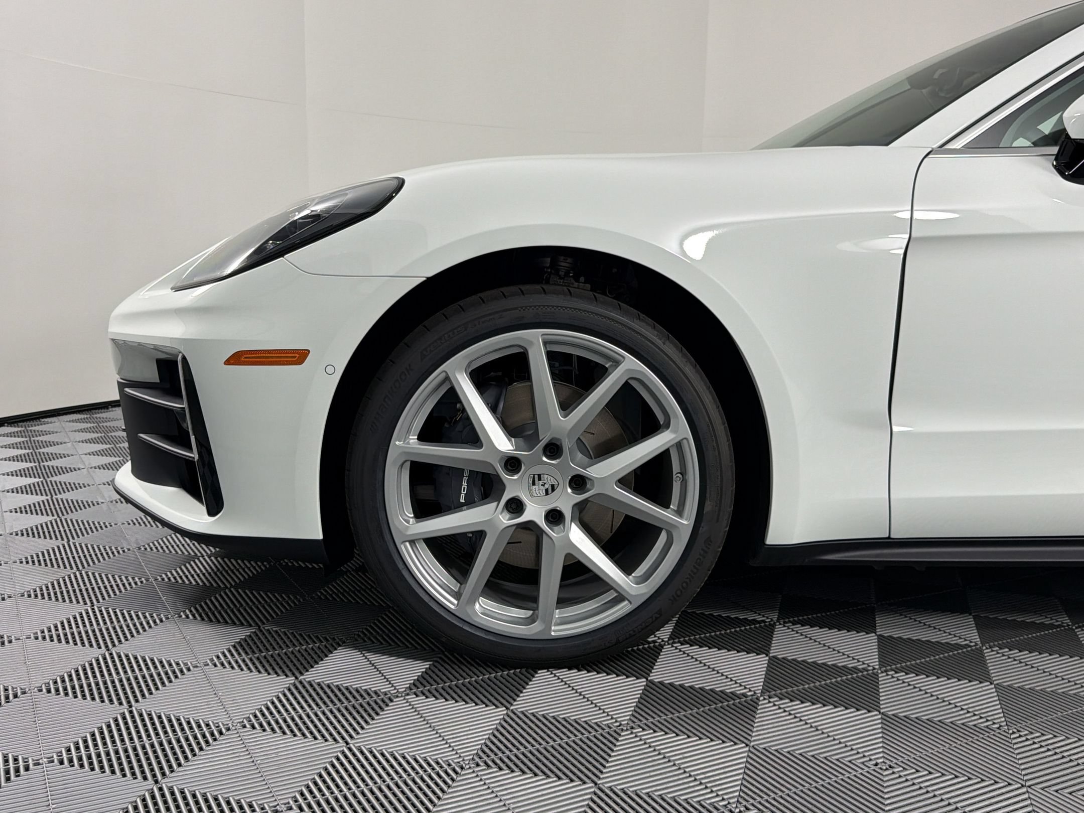 New 2026 Porsche Panamera image 12
