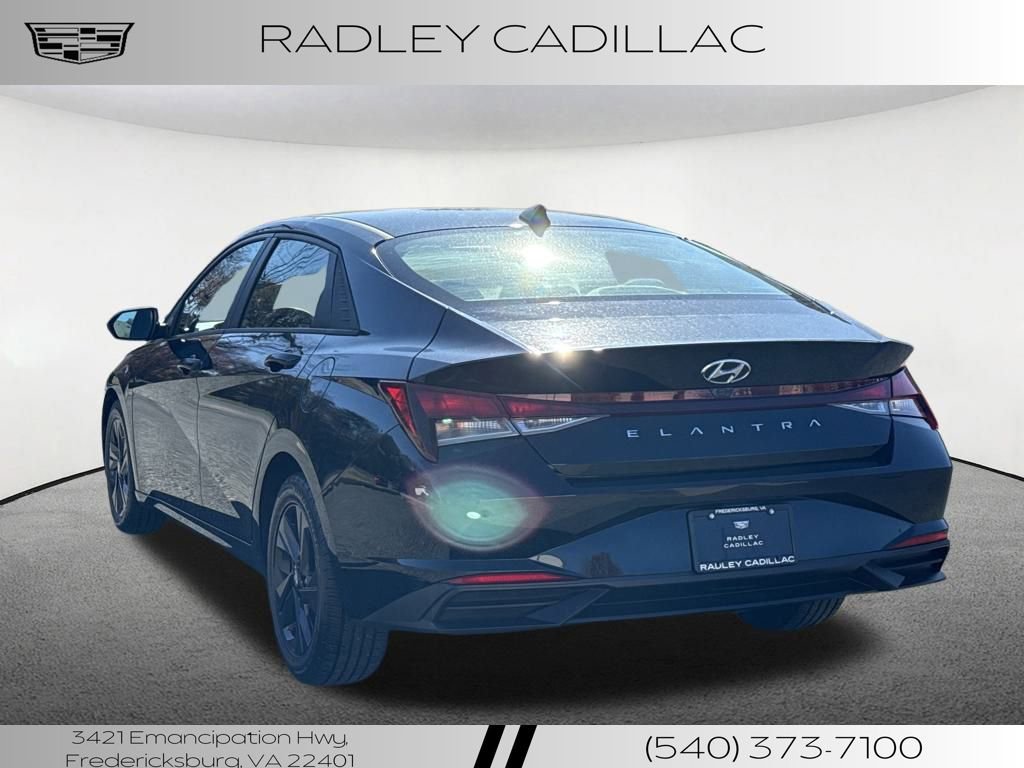 Used 2022 Hyundai Elantra SEL image 3