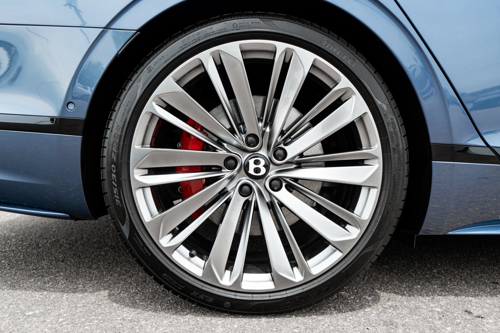 Certified 2025 Bentley Flying Spur Plug-In Hybrid AWD/4WD image 15