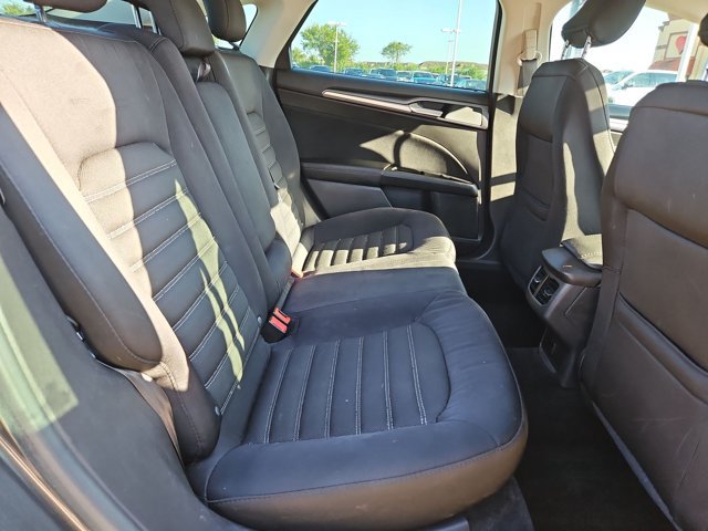 Used 2015 Ford Fusion SE FWD image 18