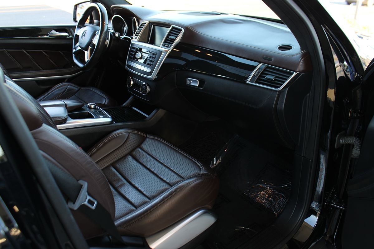 Used 2016 Mercedes-Benz GL 63 AMG 4MATIC image 38