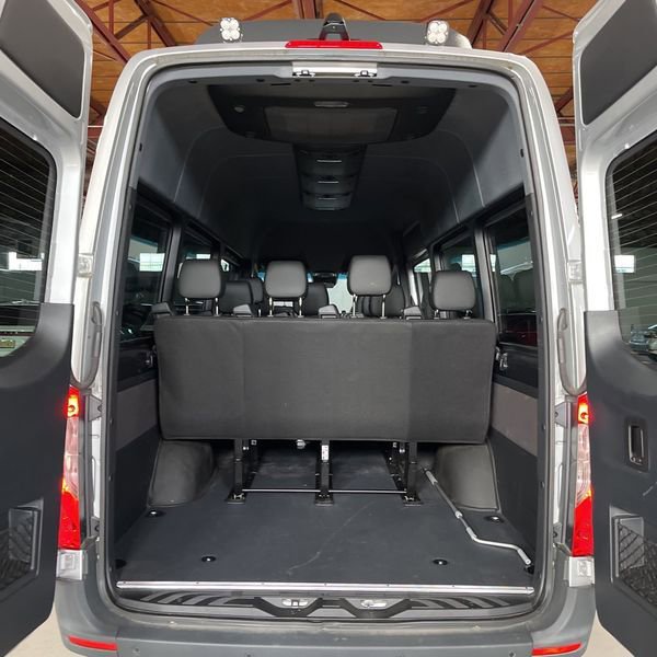 Used 2024 Mercedes-Benz Sprinter 2500 image 14