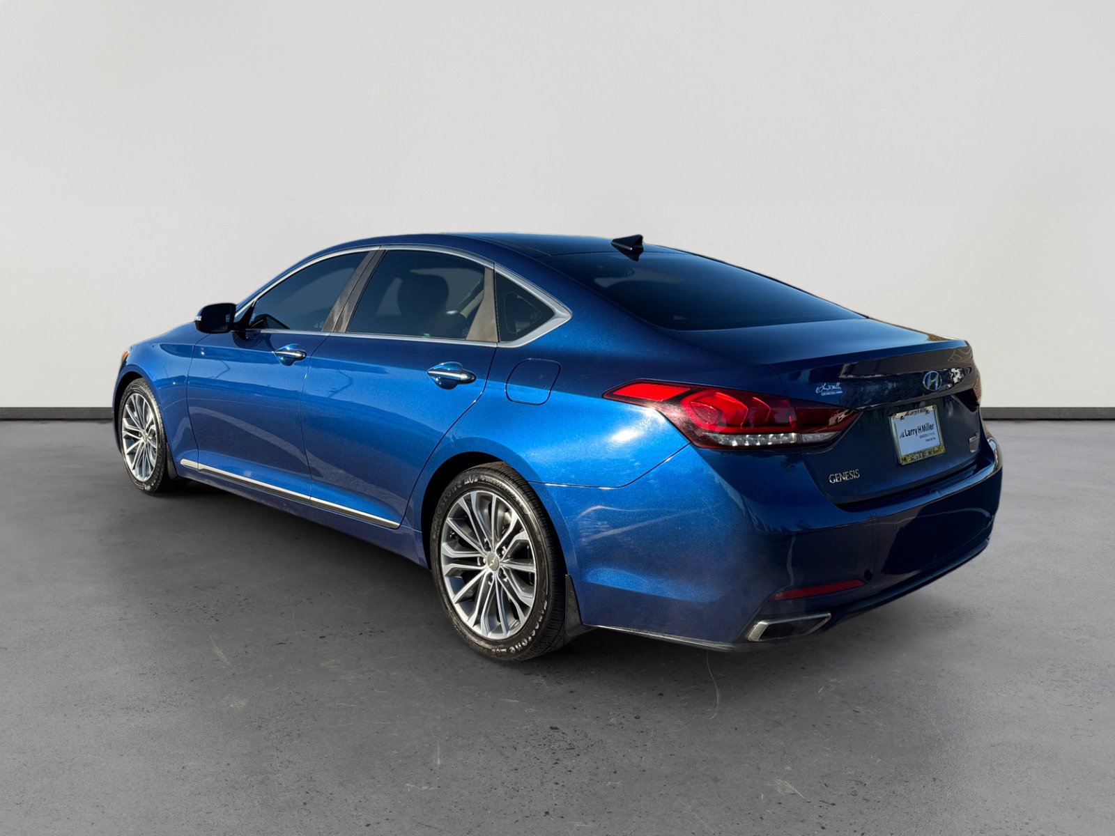 Used 2016 Hyundai Genesis 3.8 w/ Option Group 02 image 3