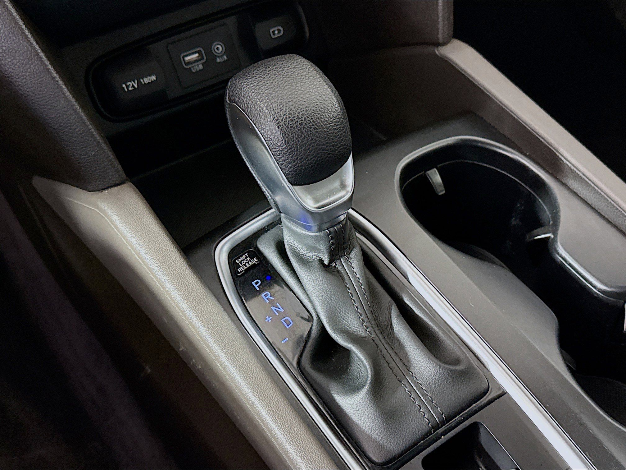 Used 2020 Hyundai Santa Fe SE image 19