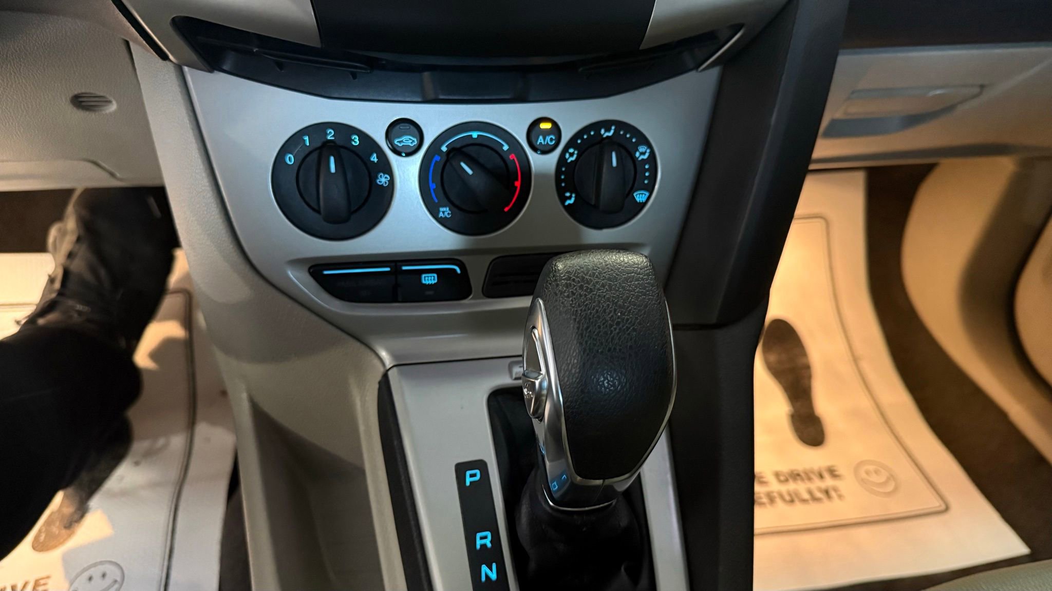 Used 2014 Ford Focus SE image 30