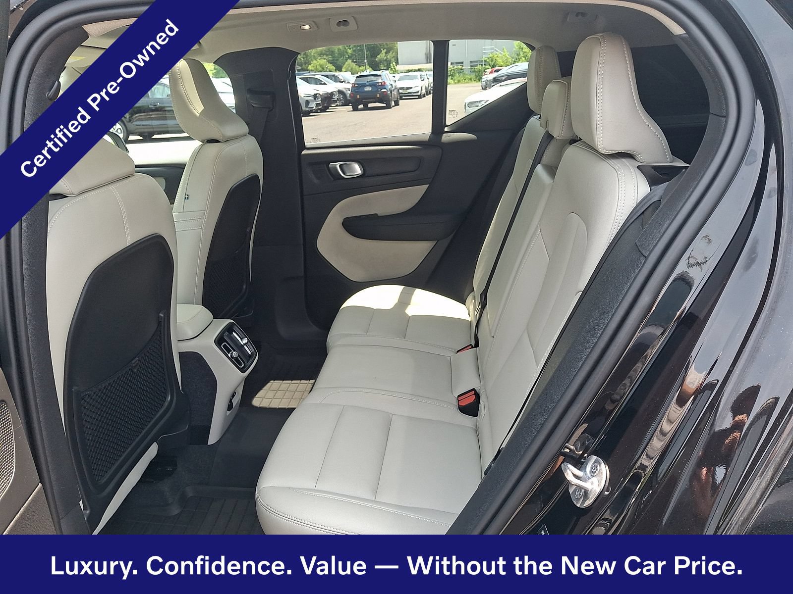 Certified 2024 Volvo XC40 B5 Ultimate w/ Climate Package AWD/4WD image 11