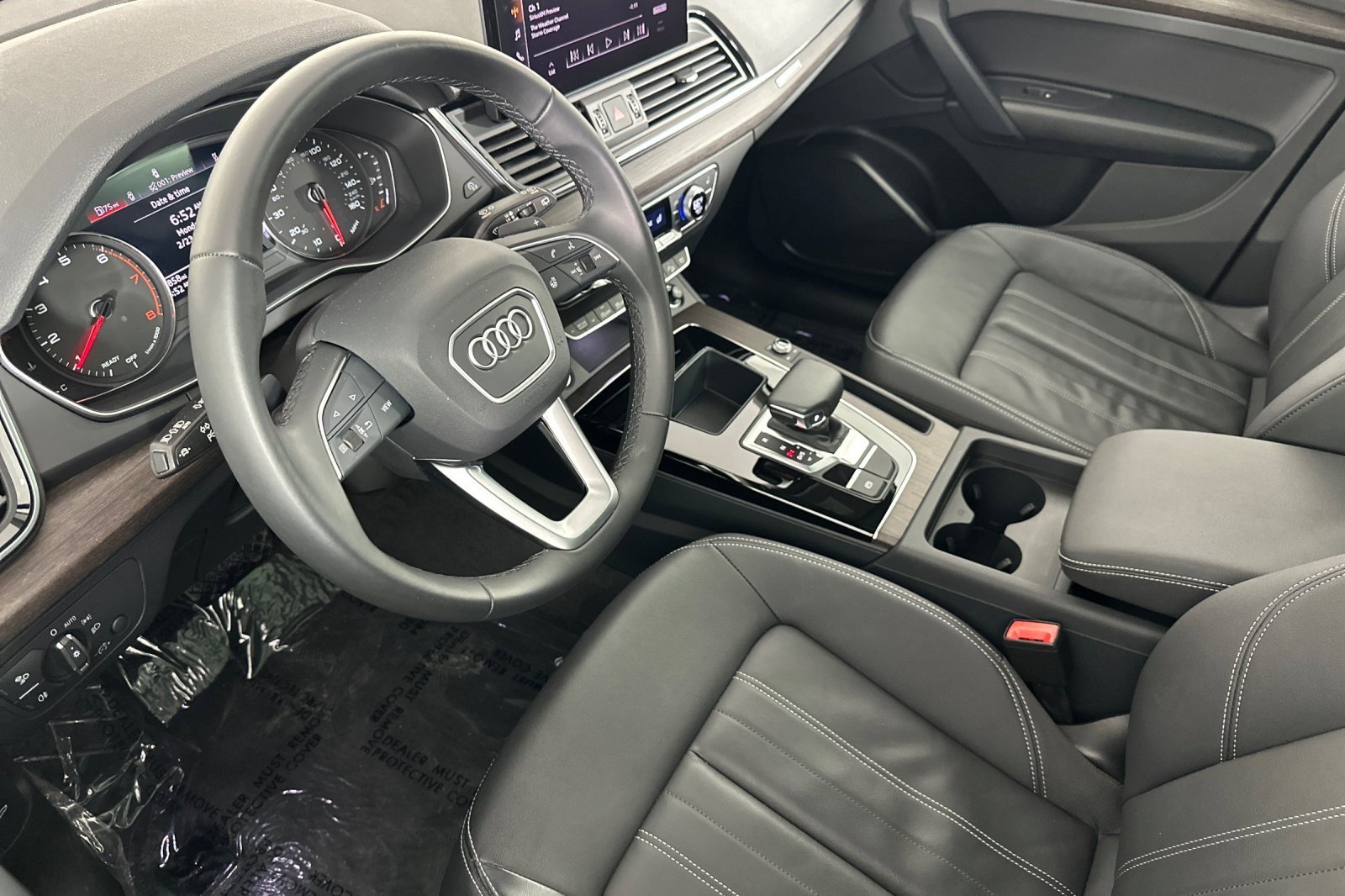 Used 2023 Audi Q5 2.0T Premium w/ Convenience Package image 9