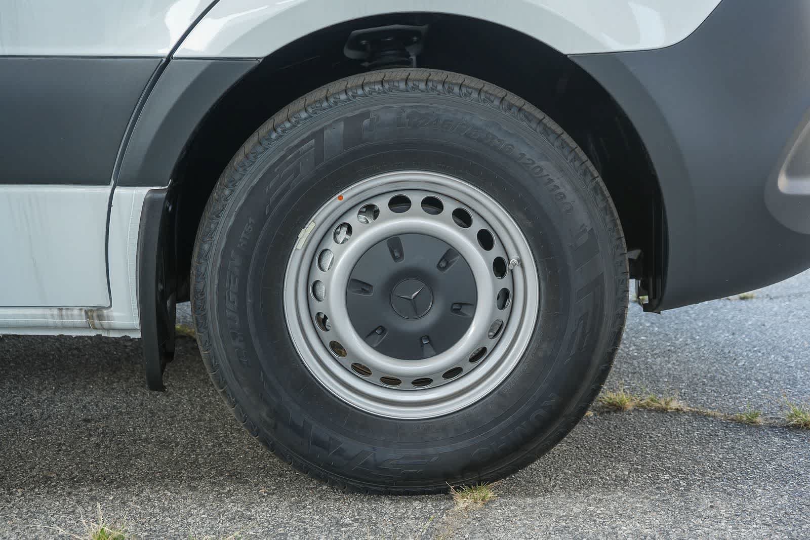 New 2025 Mercedes-Benz eSprinter 170 Cargo image 13