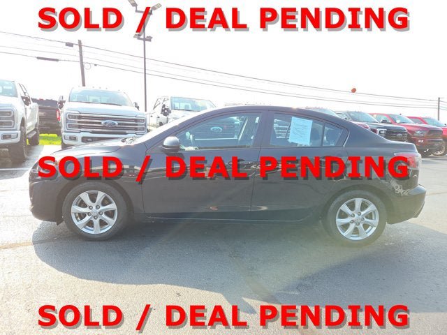 Used 2011 MAZDA MAZDA3 i Touring FWD image 3