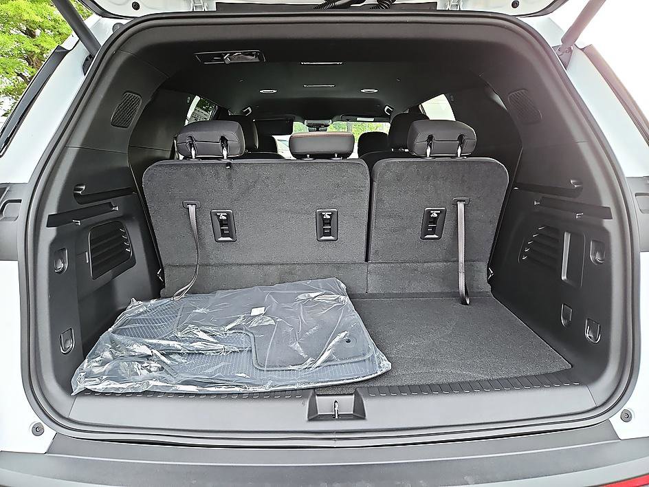New 2026 Chevrolet Traverse LT AWD/4WD image 12