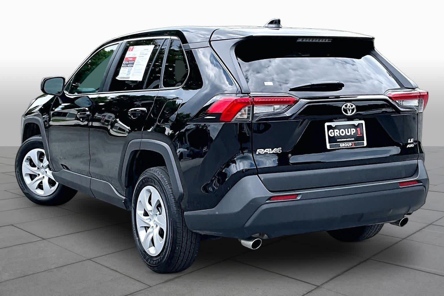 Used 2025 Toyota RAV4 LE AWD/4WD image 12