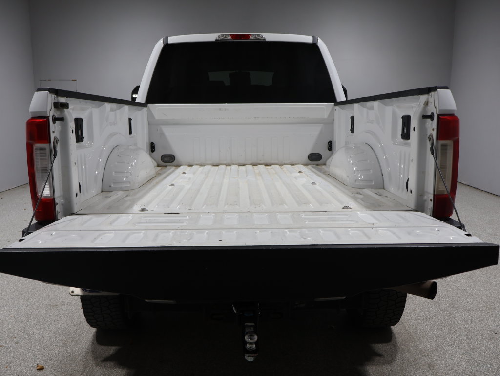 Used 2017 Ford F250 XLT AWD/4WD image 4