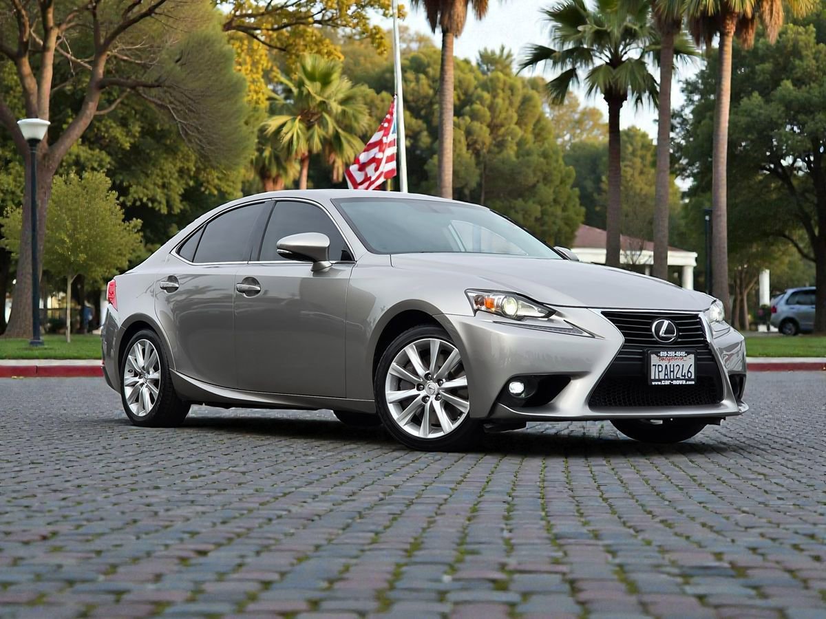 Used 2016 Lexus IS 200t image 2