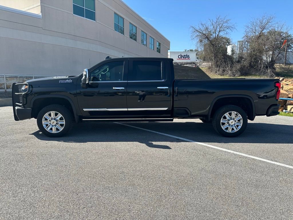 Used 2025 Chevrolet Silverado 2500 High Country w/ Technology Package image 2