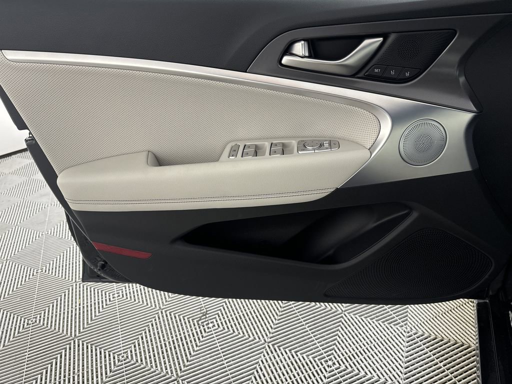 New 2025 Genesis G70 2.5T w/ Sport Prestige Package image 13